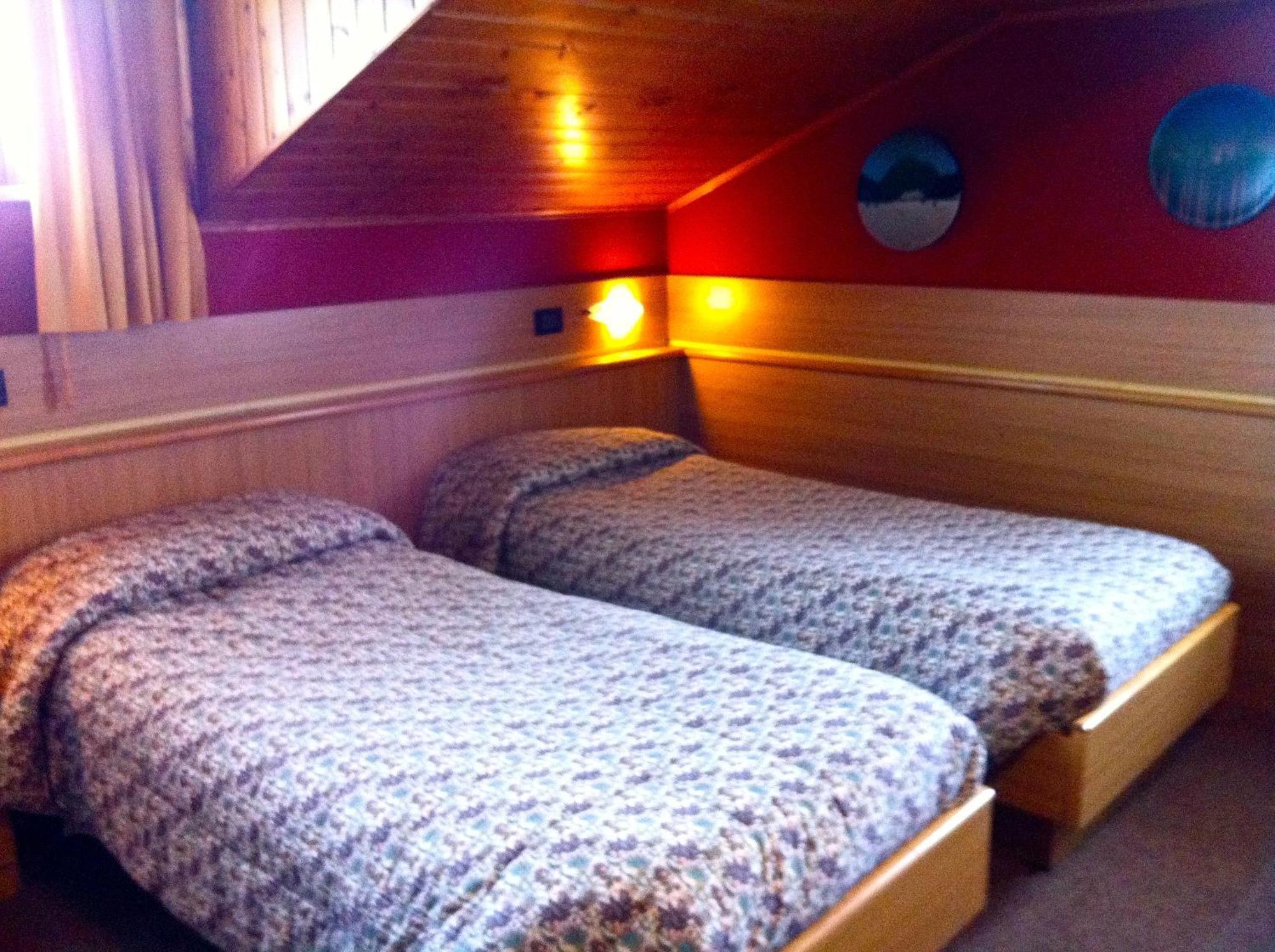 Albergo Venezia Passo Rolle Oda fotoğraf