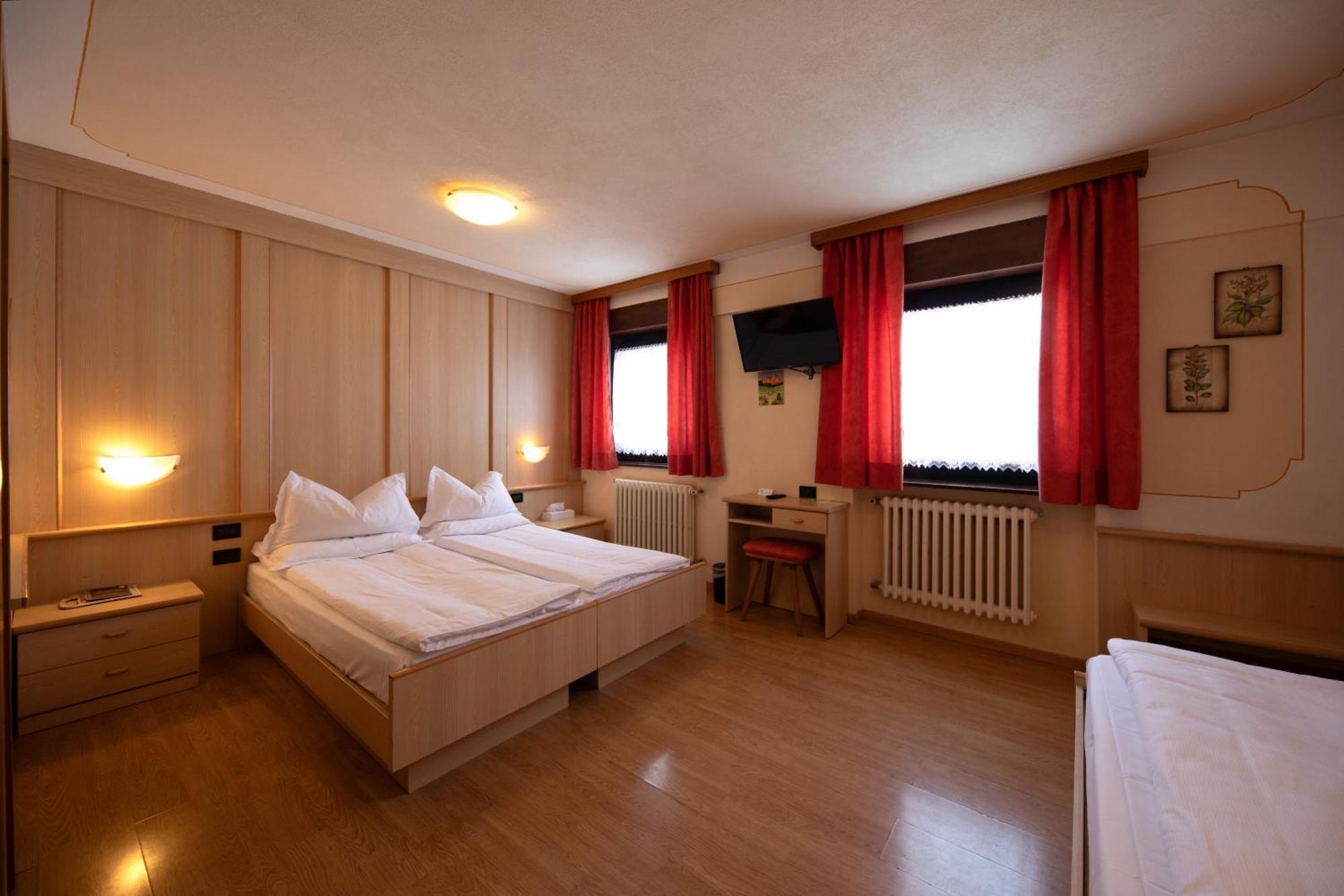 Albergo Venezia Passo Rolle Dış mekan fotoğraf