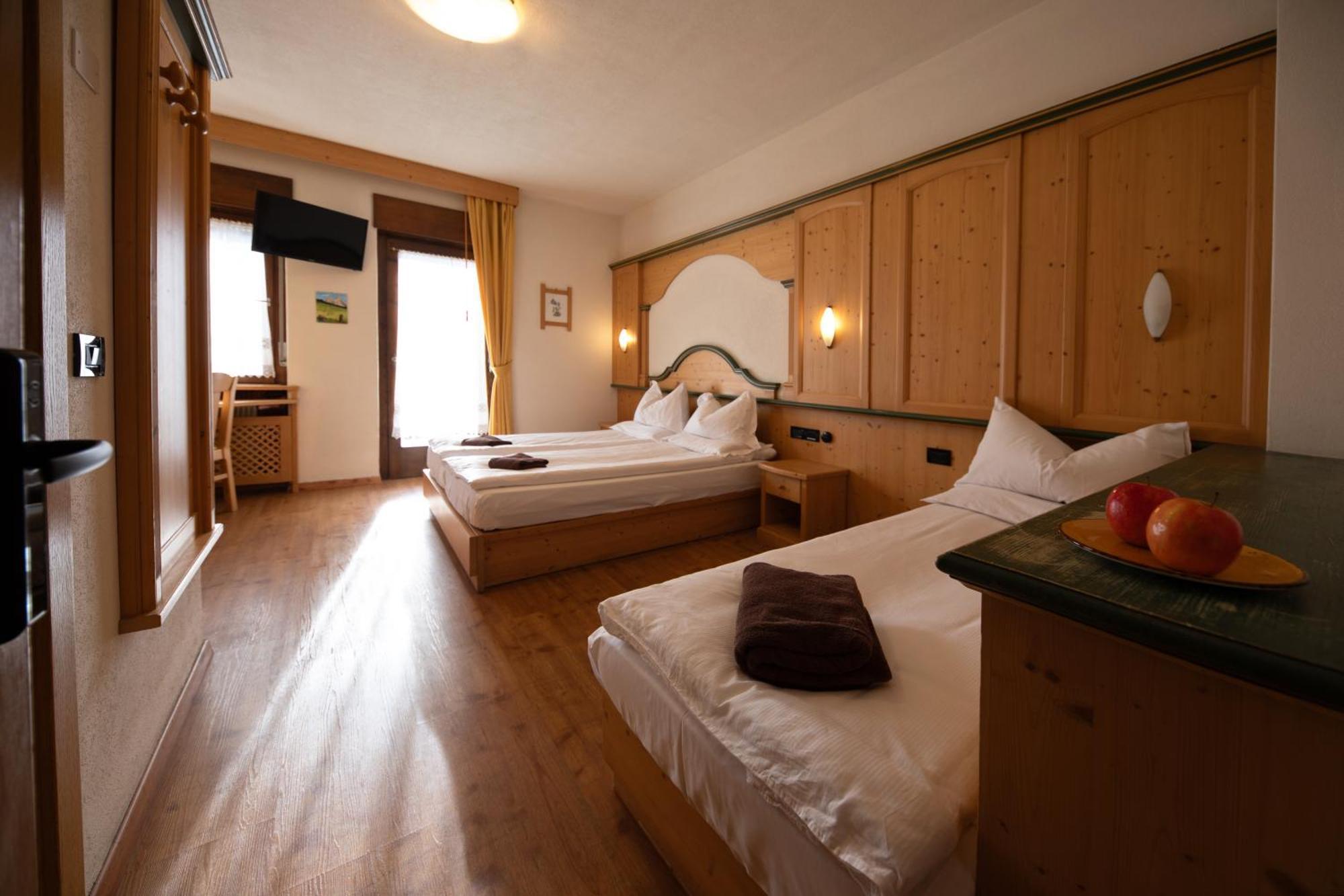 Albergo Venezia Passo Rolle Dış mekan fotoğraf